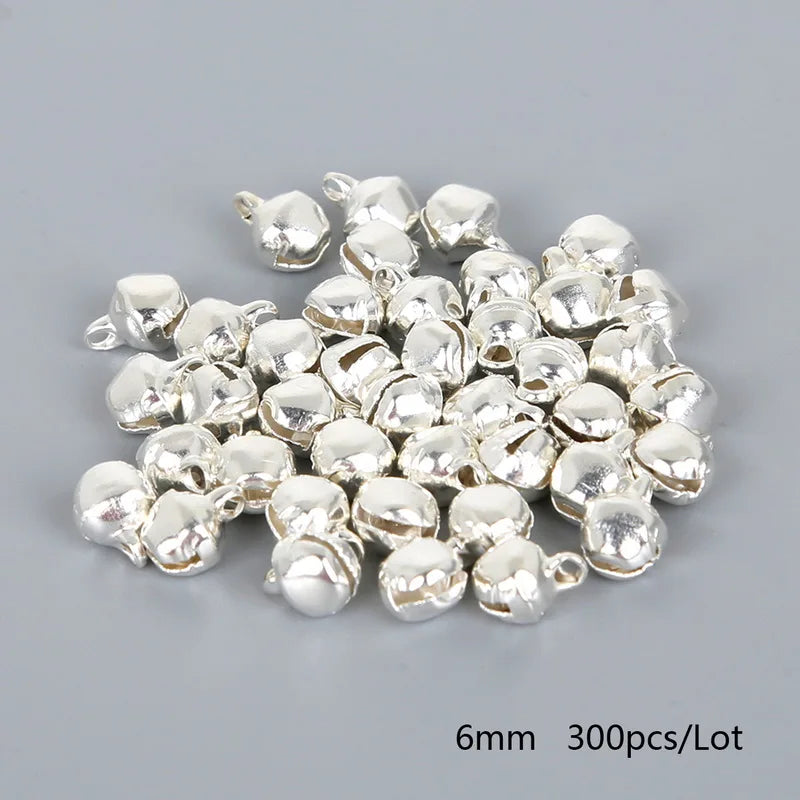 Cloches en fer pour perles argentées en vrac, 50 à 300 pièces/lot, fournitures de fête de Festival, décoration de noël, cadeau, accessoires artisanaux DIY