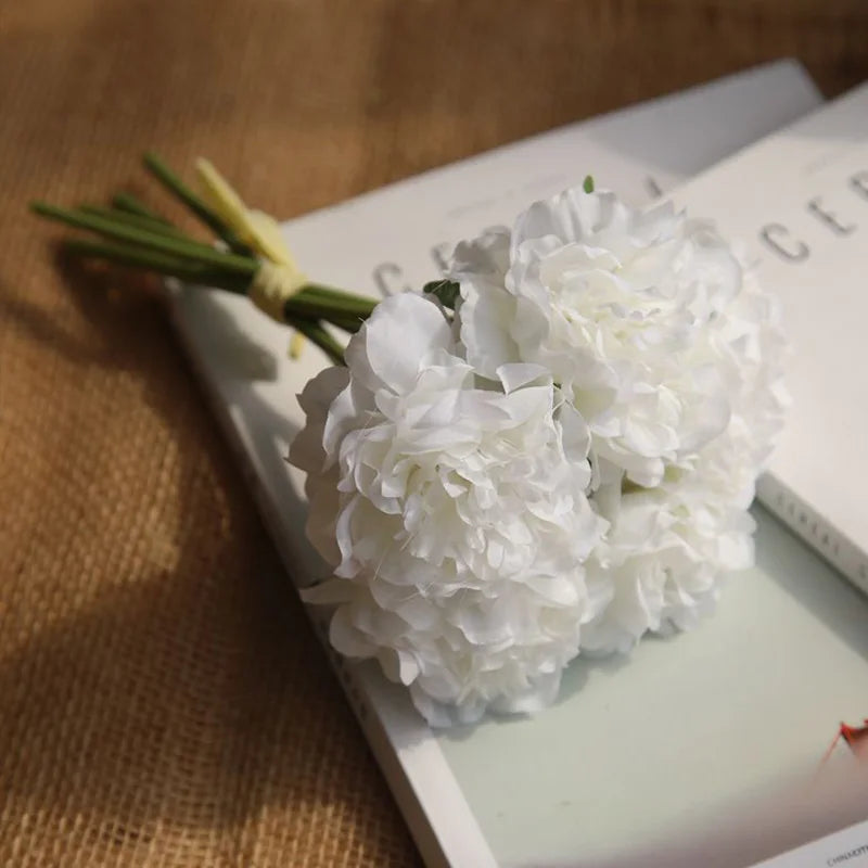 Bouquet d'hortensias artificiels en soie, fausses fleurs, pivoine en fleur, pour décorer la maison, pour le mariage, pétales blancs