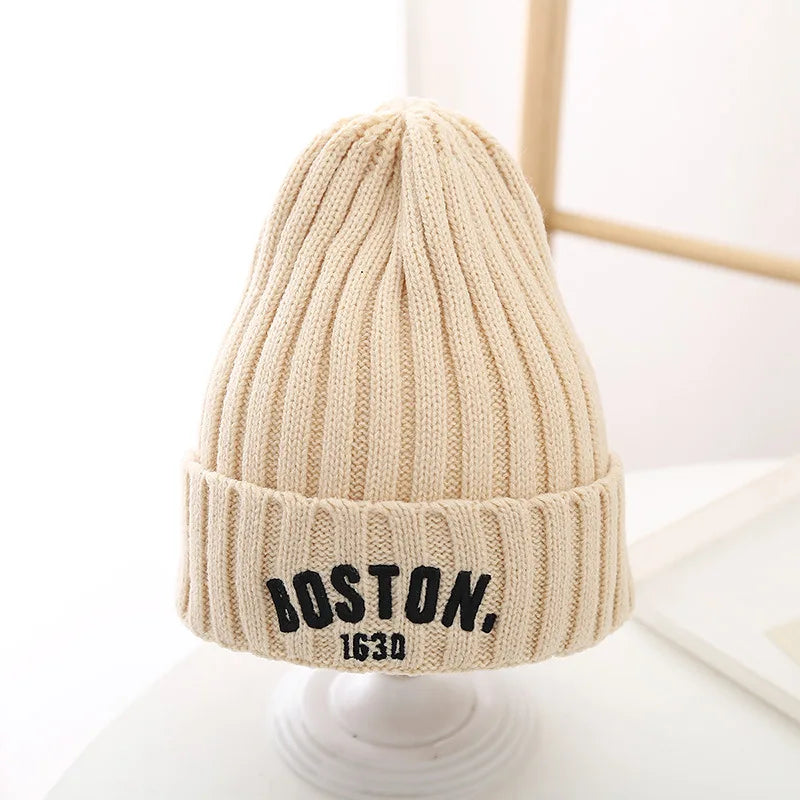 Chapeau en laine avec cache-oreilles brodé pour bébé, bonnet pour tout-petit, protection des oreilles pour enfants, lettre, document solide, chaud, hiver