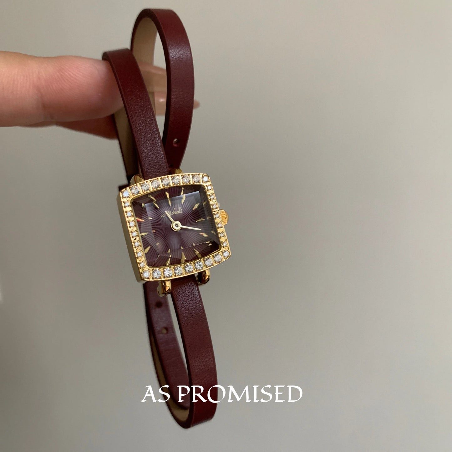 Montre à cadran fleuri pour femme, bracelet de luxe léger à la mode,