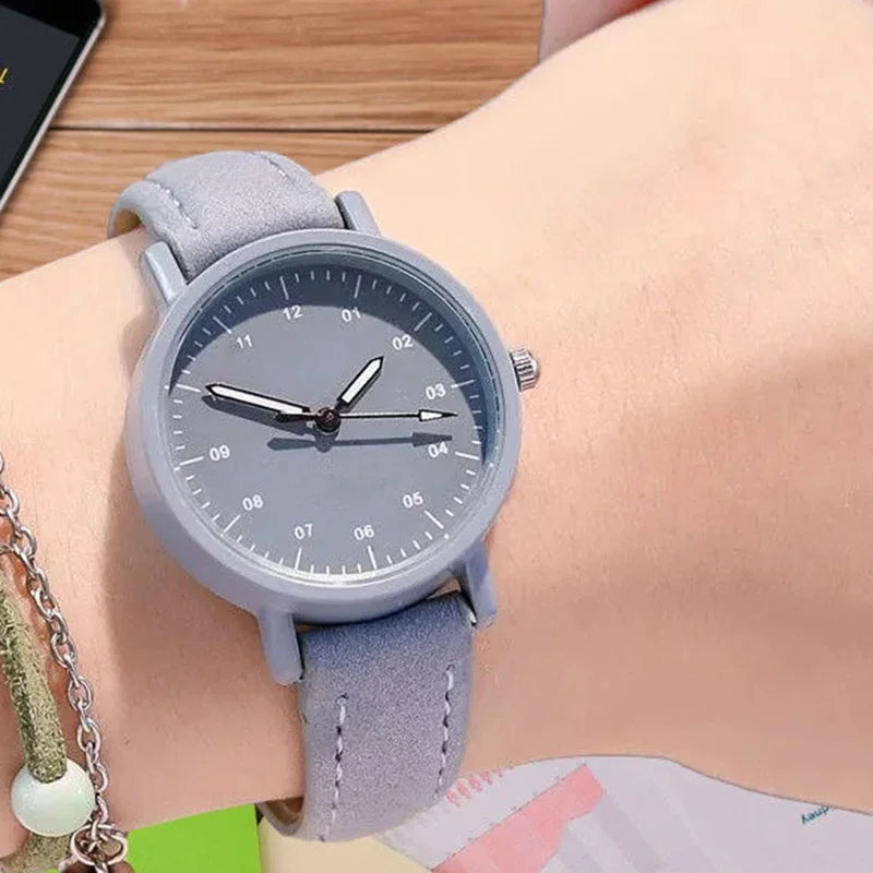Women Luxury Quartz Watch PU Leather Strap Watches Waterproof Round Retro Bracelet Watch Ladies Girls Wristwatch