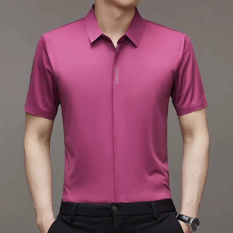 Chemise d'été intelligente et décontractée à manches courtes pour hommes, couleur unie, col carré, boutons brodés, lettre haut de gamme, résistant aux rides