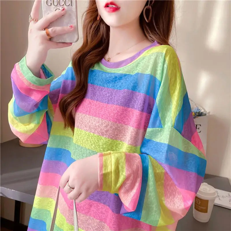 Pull à manches longues rayé arc-en-ciel pour femmes, protection solaire d'été, haut léger, maille surdimensionnée, chemise polyvalente pour climatisation