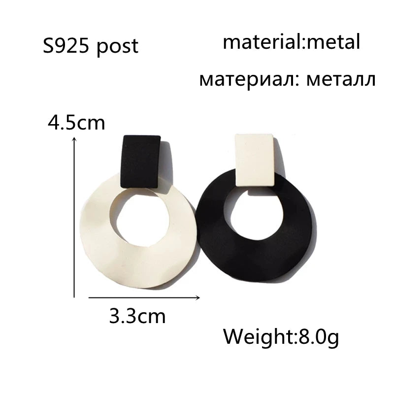 Boucles d'oreilles rondes creuses asymétriques pour femmes, noir, blanc,