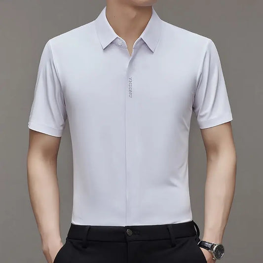 Chemise d'été intelligente et décontractée à manches courtes pour hommes, couleur unie, col carré, boutons brodés, lettre haut de gamme, résistant aux rides