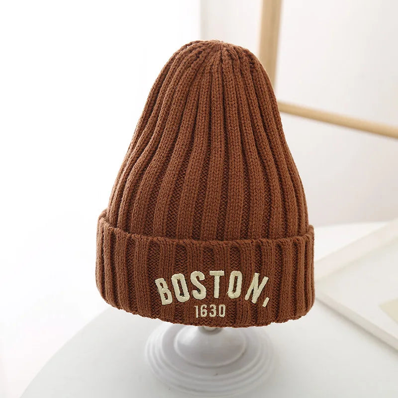 Chapeau en laine avec cache-oreilles brodé pour bébé, bonnet pour tout-petit, protection des oreilles pour enfants, lettre, document solide, chaud, hiver
