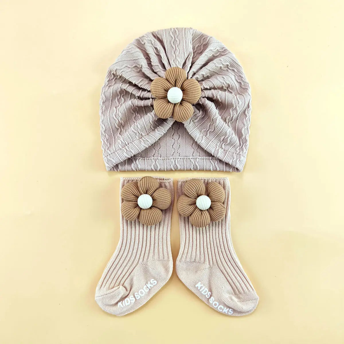 1 ensemble d'accessoires de casquette pour nouveau-né, bonnets doux, couvre-chef, chaussettes, ensemble de 2 pièces pour filles, chaussettes longues en dentelle à fleurs + chapeau