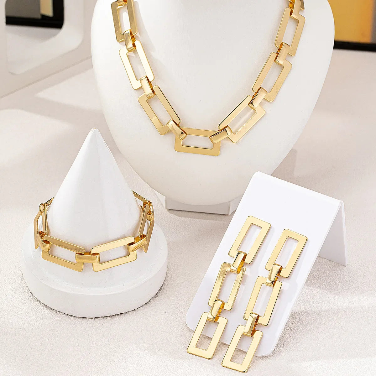 Porte-bonheur trèfle à quatre feuilles Bracelet anneaux ensembles pour femmes Bracelet anneaux évidé Bracelet bijoux