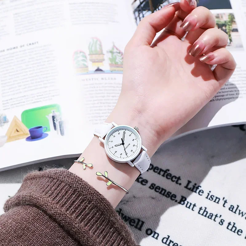 Women Luxury Quartz Watch PU Leather Strap Watches Waterproof Round Retro Bracelet Watch Ladies Girls Wristwatch