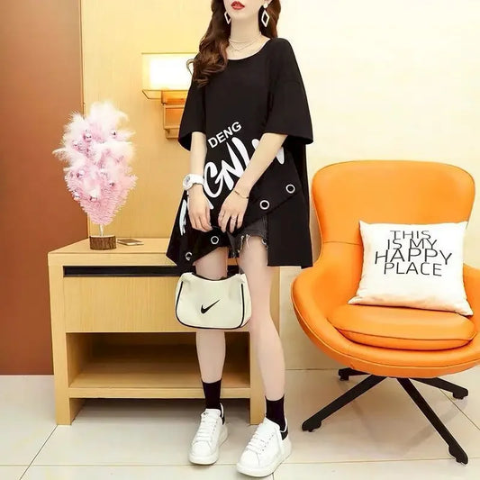 T-shirt à manches courtes irrégulier pour femmes, haut mi-long tendance, design à la mode, respirant, t-shirt fin à demi-manches, été