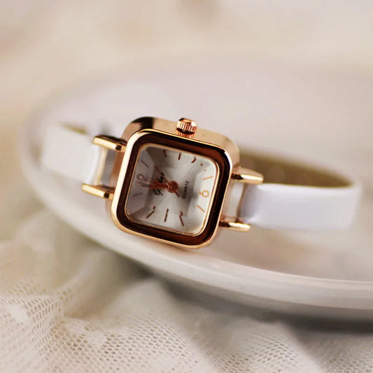 Montre-bracelet à quartz pour femme, petit cadran carré, bracelet en cuir fin, élégant, décontracté