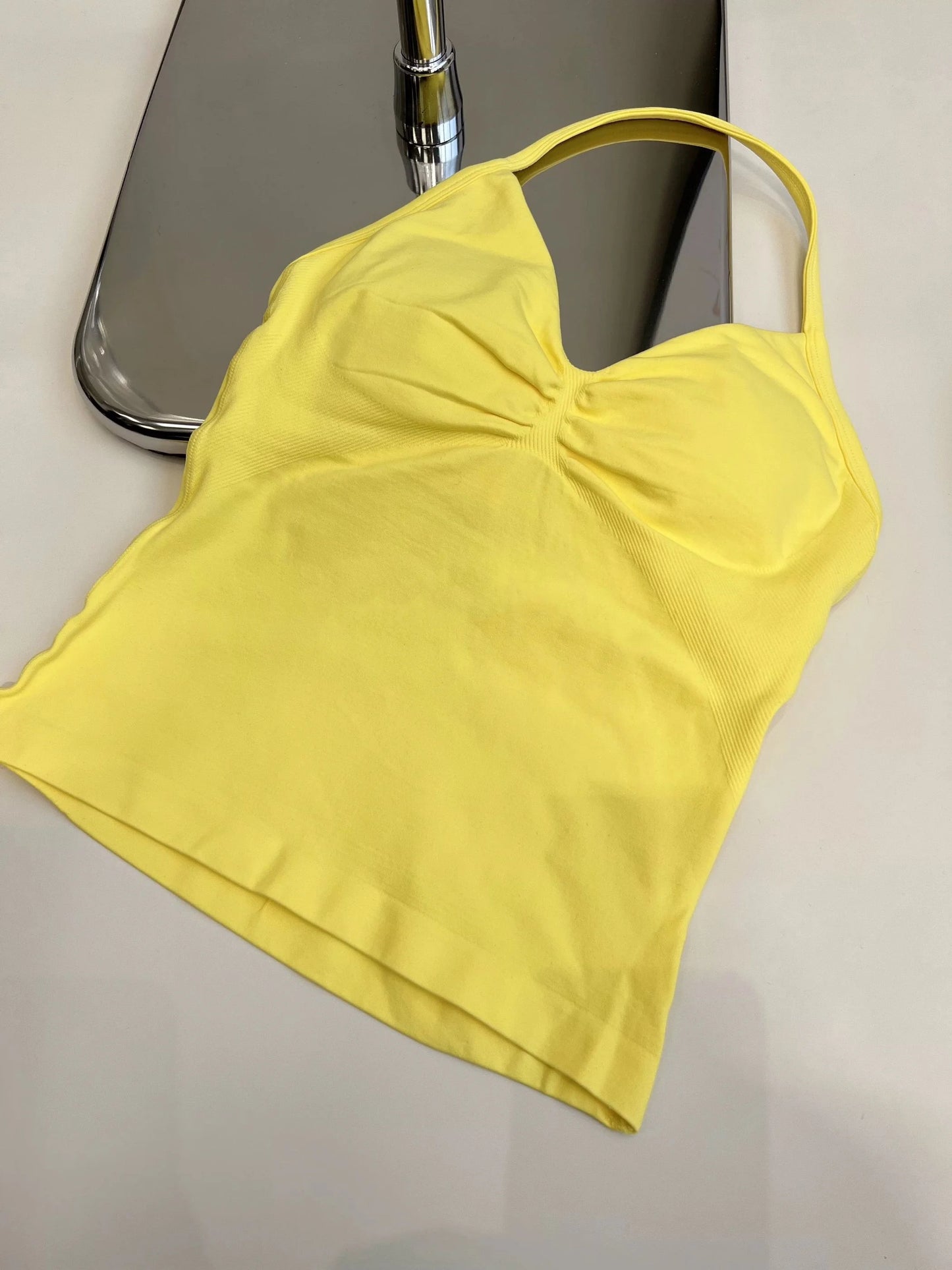Haut de sport à bretelles palangre, dos nu, Logo personnalisé, vêtements de sport pour femmes, soutien-gorge intégré froissé avec bonnets amovibles, débardeurs de Yoga