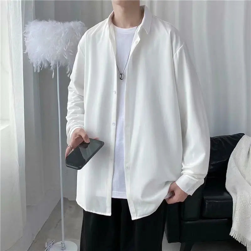 Chemise décontractée de style Hong Kong pour hommes, haut minimaliste, col rabattable, document solide, léger, printemps, été, 2024