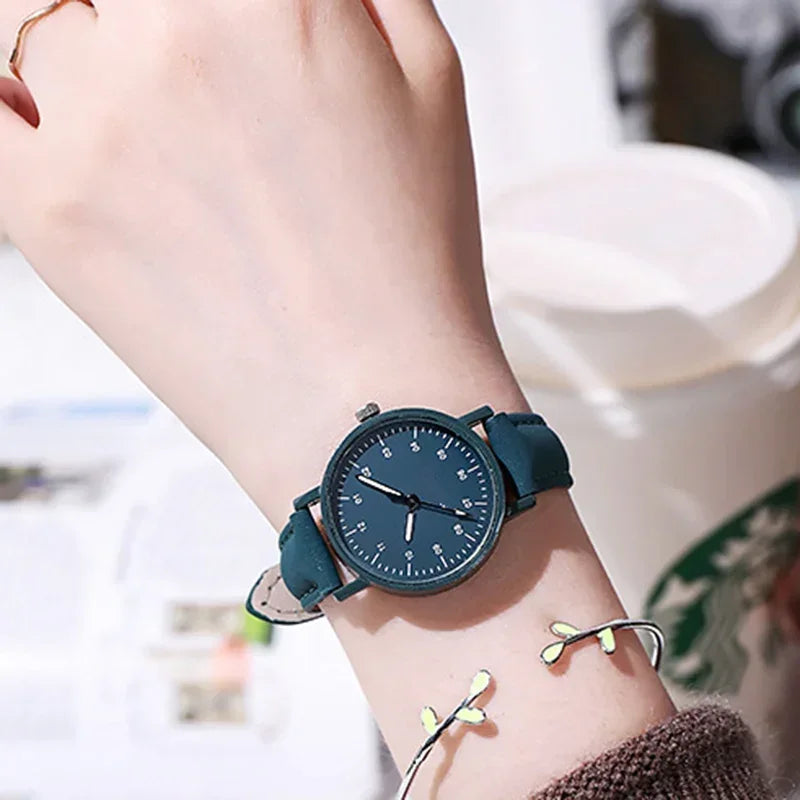 Women Luxury Quartz Watch PU Leather Strap Watches Waterproof Round Retro Bracelet Watch Ladies Girls Wristwatch