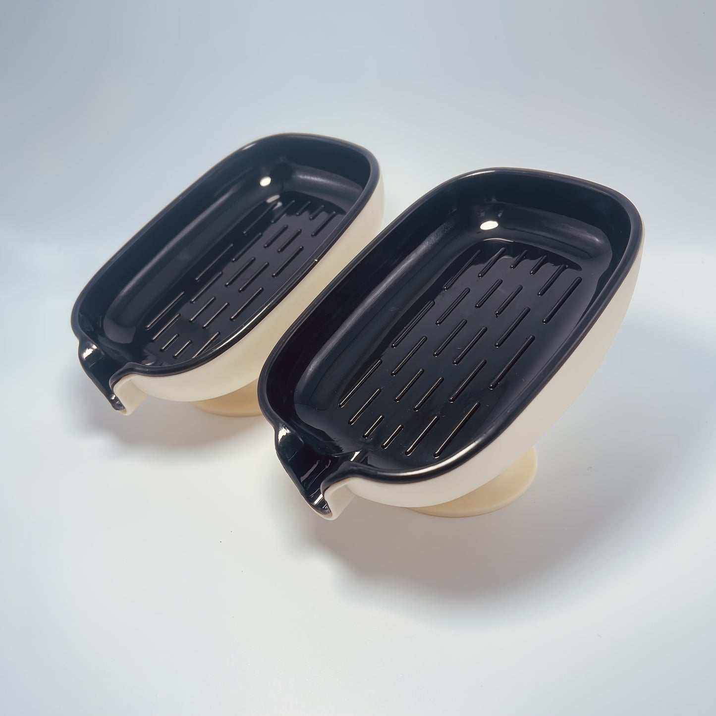 Elegant Oval Soap Dish - Durable Plastic, Self-Draining Design for Bathroom Use