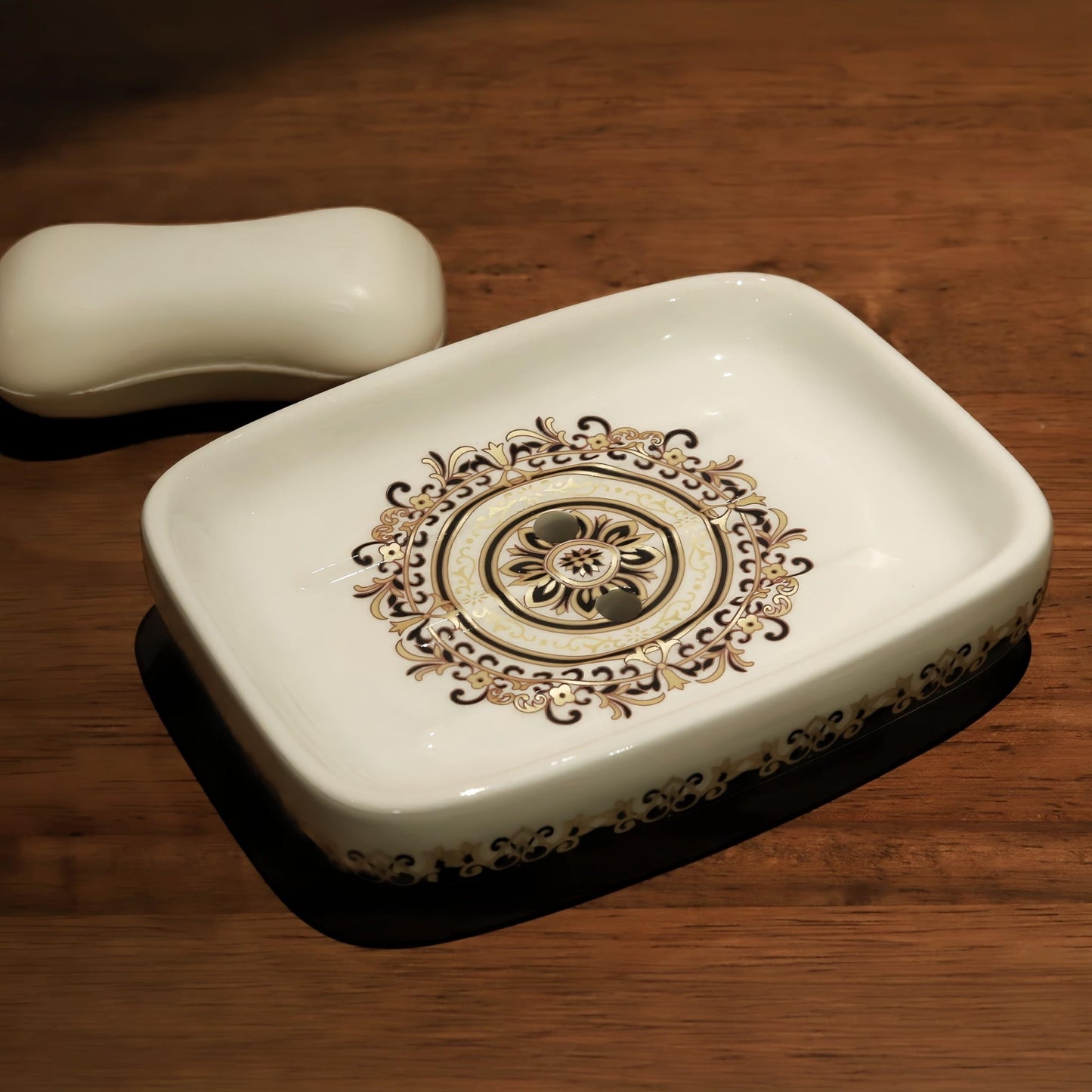 Elegant Ceramic Soap Dish with Drainage - Large, European-Style Bathroom Accessory for Home and Hotel Use