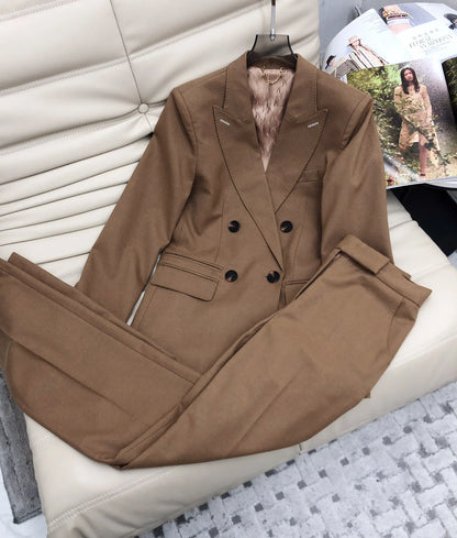 Costume pantalon en laine classique élégant