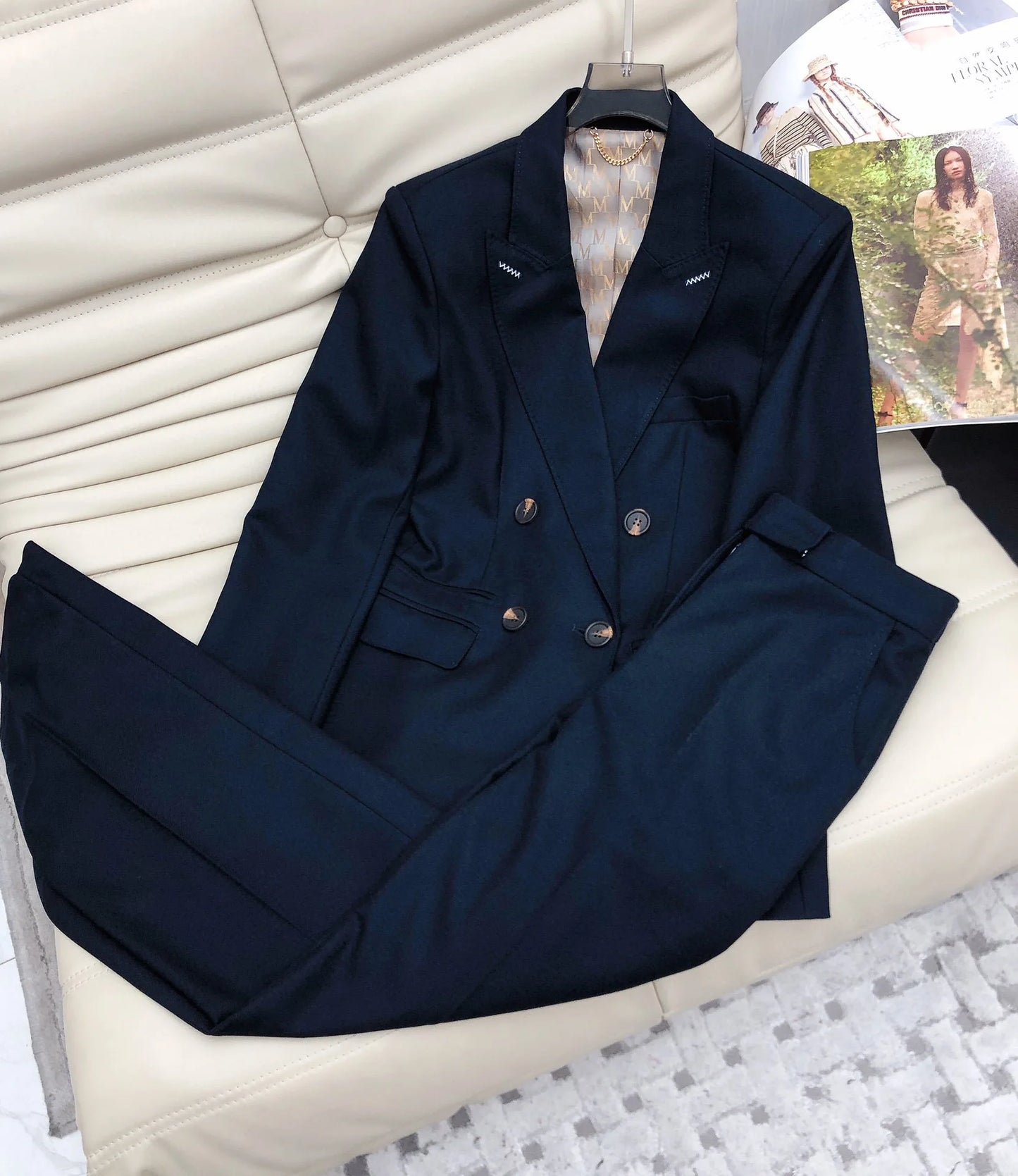 Costume pantalon en laine classique élégant