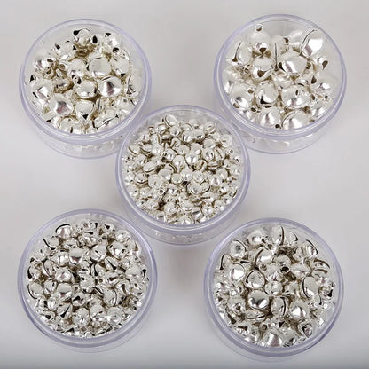 Cloches en fer pour perles argentées en vrac, 50 à 300 pièces/lot, fournitures de fête de Festival, décoration de noël, cadeau, accessoires artisanaux DIY