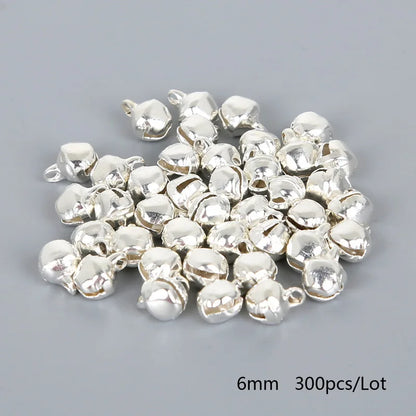 Cloches en fer pour perles argentées en vrac, 50 à 300 pièces/lot, fournitures de fête de Festival, décoration de noël, cadeau, accessoires artisanaux DIY