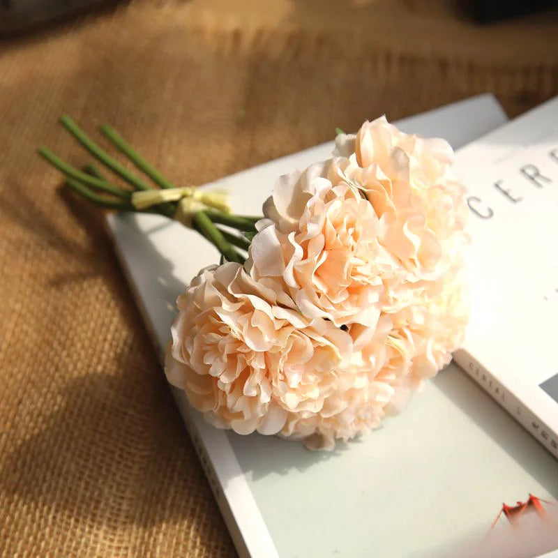 Bouquet d'hortensias artificiels en soie, fausses fleurs, pivoine en fleur, pour décorer la maison, pour le mariage, pétales blancs