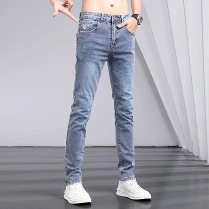 2025 été jean de couleur claire hommes à la mode marque jeunesse Slim-fit élastique Pantalon coréen pantalons longs Streetwear hommes Pantalon Homme
