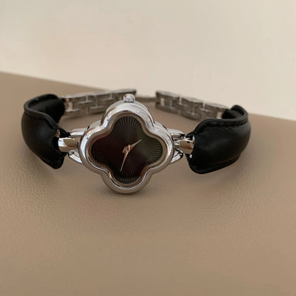 montre pour femme vintage avec trèfle à quatre feuilles bracelet design en cuir rétro montre à quartz