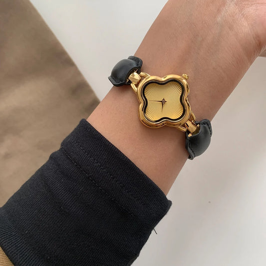 montre pour femme vintage avec trèfle à quatre feuilles bracelet design en cuir rétro montre à quartz