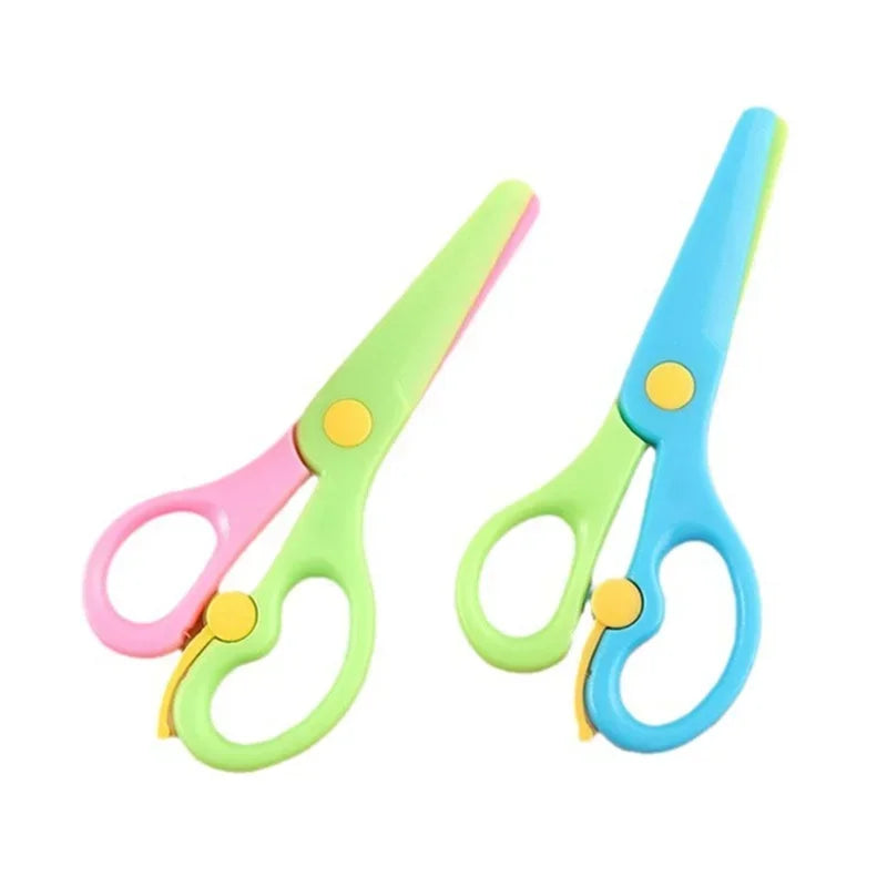 Nouveau 1 pièces 135mm Mini sécurité tête ronde ciseaux en plastique étudiant enfants papier coupe Minions fournitures pour la maternelle école