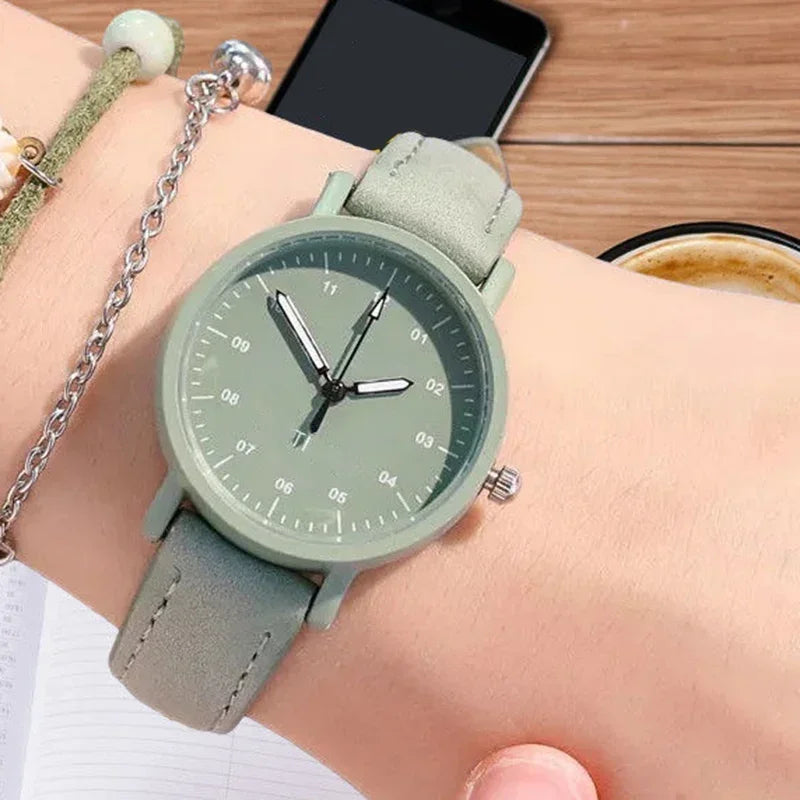 Women Luxury Quartz Watch PU Leather Strap Watches Waterproof Round Retro Bracelet Watch Ladies Girls Wristwatch
