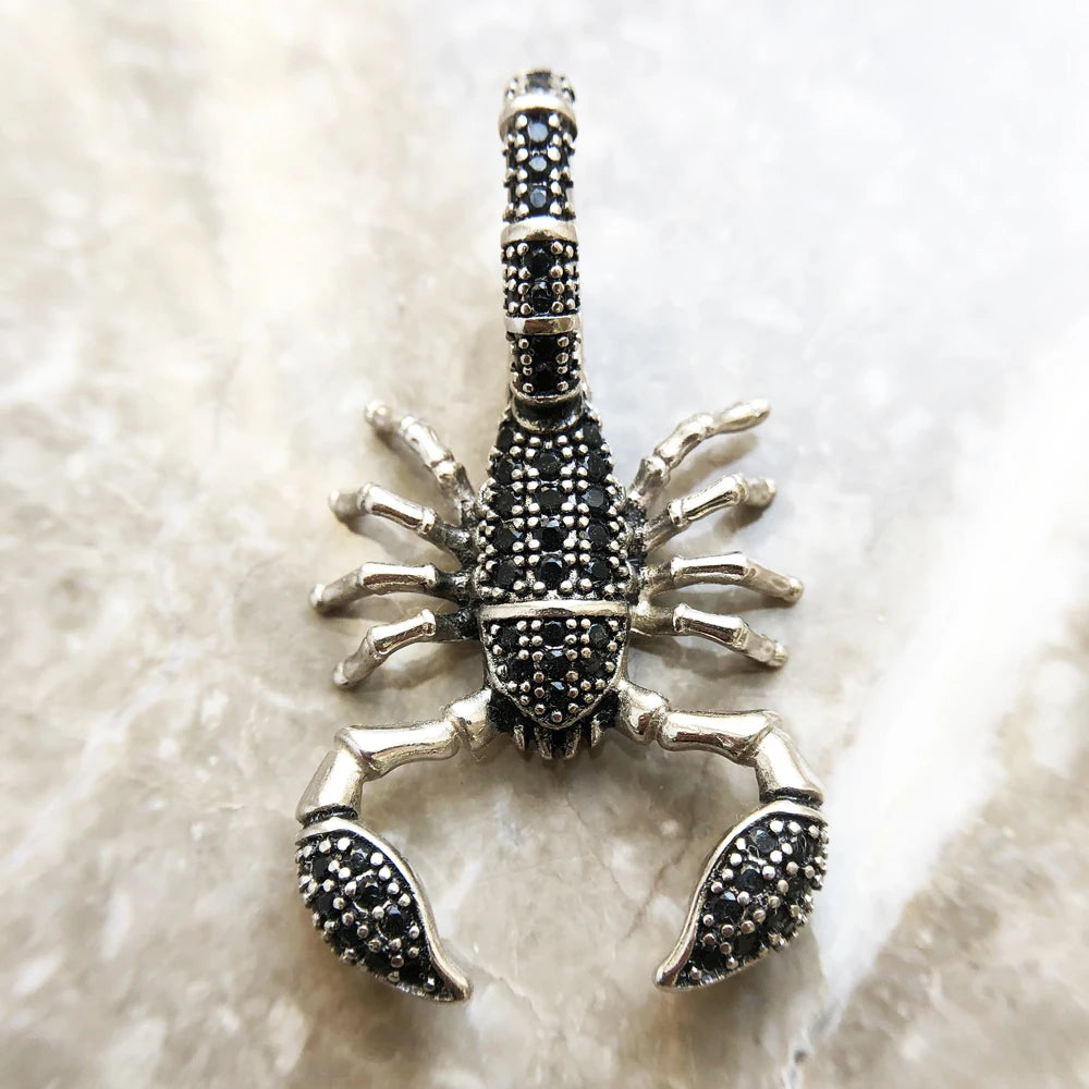 Pendentif Scorpion noir, flambant neuf, bijoux à la mode européenne, accessoires en argent Sterling 925, cadeau pour femmes et hommes rebelle