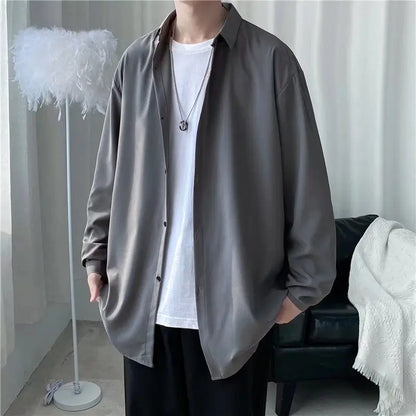Chemise décontractée de style Hong Kong pour hommes, haut minimaliste, col rabattable, document solide, léger, printemps, été, 2024