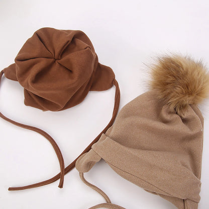 Couleur unie pompon infantile fille garçon chapeau Imitation cachemire bébé oreille Protection casquette automne hiver chaud enfant en bas âge enfants laçage Beanie