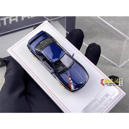 Stock 1:64 GTR R33 400R Skyline R32 R35 modèle de voiture moulée sous pression en alliage, jouet pour adolescents, à collectionner, cadeau d'anniversaire pour enfants.