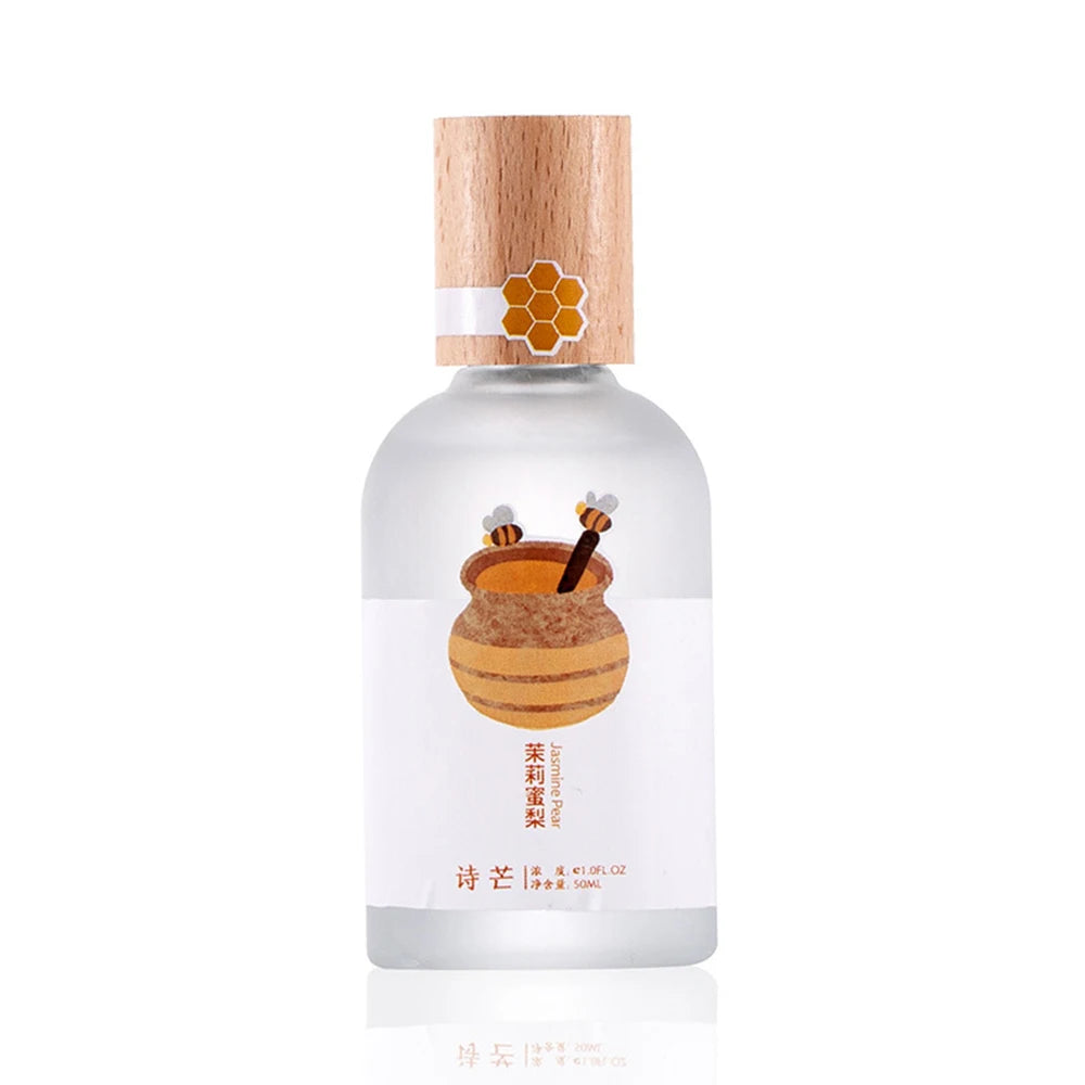 Floral spray perfume for women with pheromones that inspire romance. A light, long-lasting fragrance, ideal for Valentine's Day