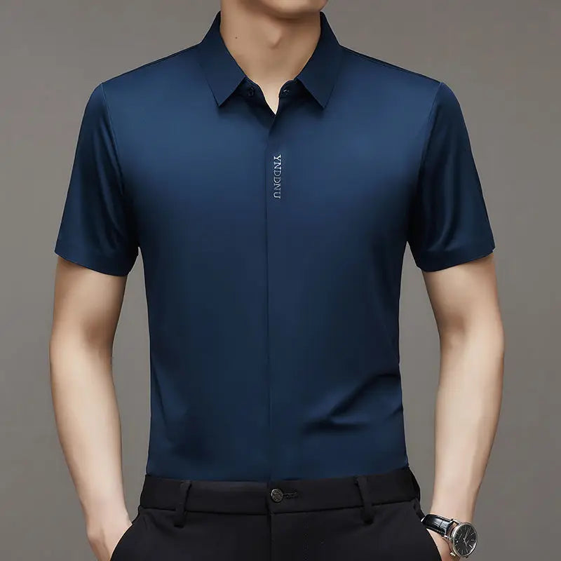 Chemise d'été intelligente et décontractée à manches courtes pour hommes, couleur unie, col carré, boutons brodés, lettre haut de gamme, résistant aux rides