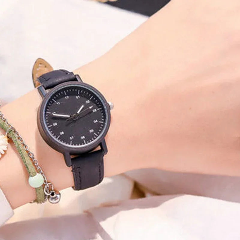 Women Luxury Quartz Watch PU Leather Strap Watches Waterproof Round Retro Bracelet Watch Ladies Girls Wristwatch
