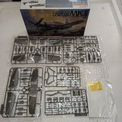 Bras d'air de la flotte de la marine royale britannique, échelle 5004 1/48, Kit de modèle d'avion Corsair Mk.II, modèle d'usine magique