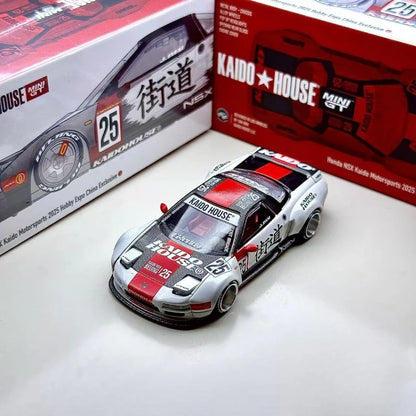 1:64, limité au North Exhibition Center NSX Blanc et Rouge No. 181, un modèle de jouet de voiture miniature statique moulé sous pression en alliage.