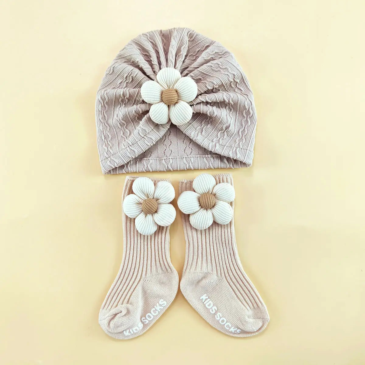1 ensemble d'accessoires de casquette pour nouveau-né, bonnets doux, couvre-chef, chaussettes, ensemble de 2 pièces pour filles, chaussettes longues en dentelle à fleurs + chapeau