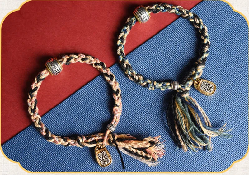 Corde sale tibétaine frottant à la main Bracelet en coton produit fini tissé à la main vent tibétain Zakiram Ga Wu boîte corde à main pour femmes