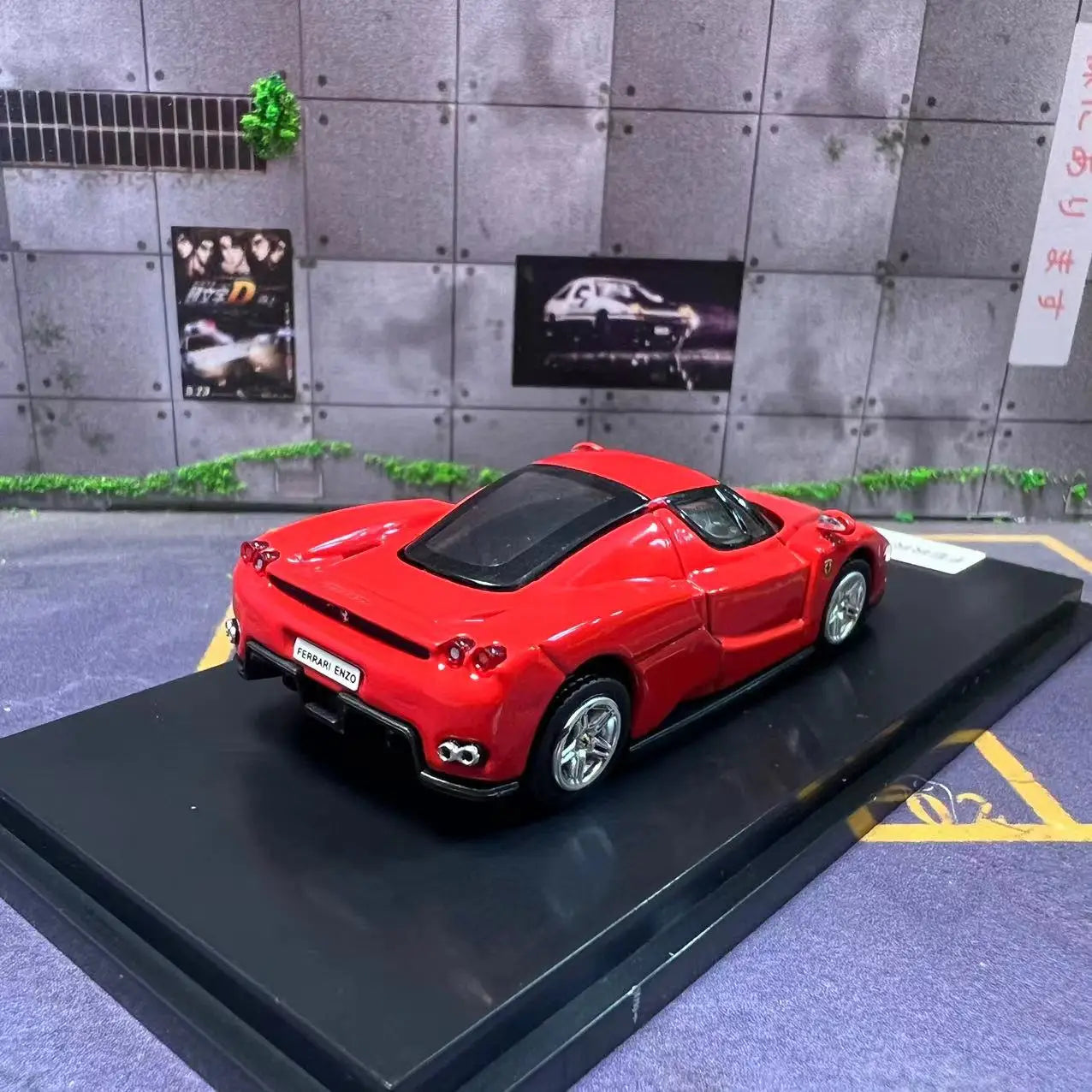 MiniDream 1:64 ENZO modèle de voiture moulé sous pression