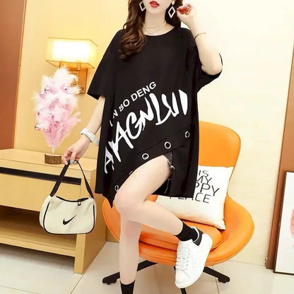 T-shirt à manches courtes irrégulier pour femmes, haut mi-long tendance, design à la mode, respirant, t-shirt fin à demi-manches, été