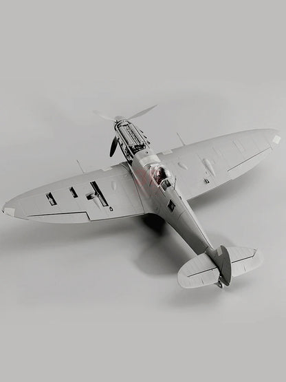 Kit de modèle d'avion d'assemblage de frontière BF-004 1/35 Spitfire Fighter avec structure interne détaillée