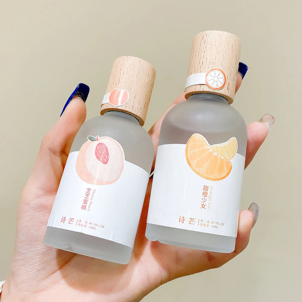 Floral spray perfume for women with pheromones that inspire romance. A light, long-lasting fragrance, ideal for Valentine's Day