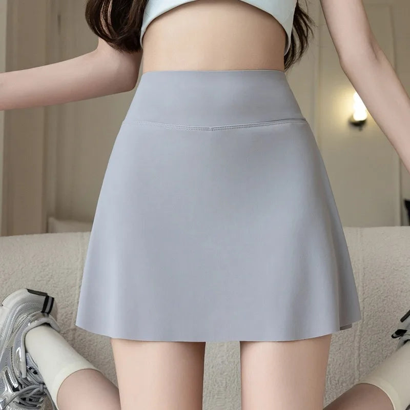 Jupe courte en soie glacée pour femmes, Style d'été, entrejambe, taille haute, jupe de sport de Yoga, fille épicée, Style doux et Cool, jupe plissée