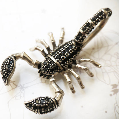 Pendentif Scorpion noir, flambant neuf, bijoux à la mode européenne, accessoires en argent Sterling 925, cadeau pour femmes et hommes rebelle