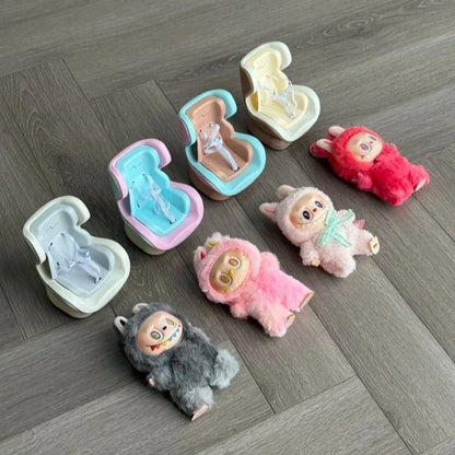 Siège de poupée en peluche 15-17cm pour siège de sécurité de voiture Labubu, jouet périphérique de décoration, cadeau d'anniversaire, jouet pour enfants, décoration à la mode