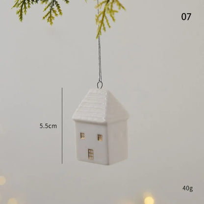 Pendentif de maison en céramique évidée, maison de neige, breloques d'arbre de Noël, décoration de bonne année, cadeaux
