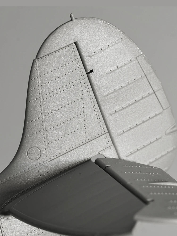 Kit de modèle d'avion d'assemblage de frontière BF-004 1/35 Spitfire Fighter avec structure interne détaillée